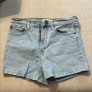 Abercrombie The 4 inch Mom Short